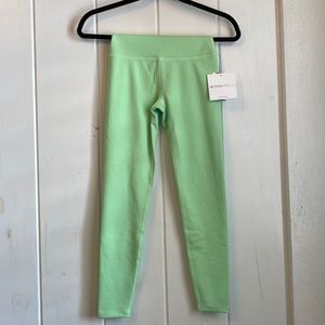 NWT Beyond Yoga leggings. XS